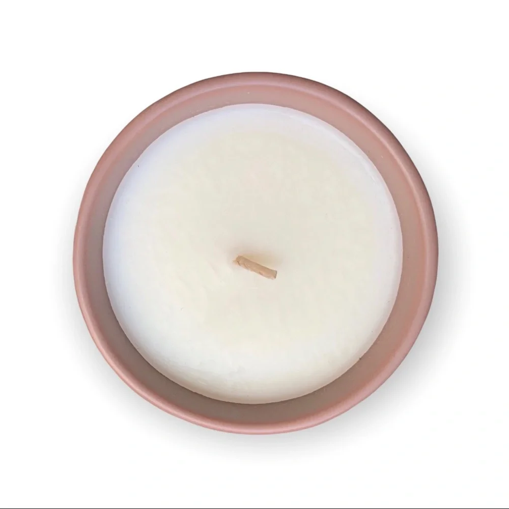 Project 62 Wellness Ceramic Elderberry and Hibiscus Scented Candle 9 oz. - Picture 2 of 4